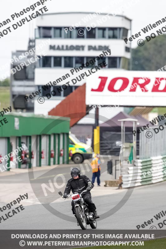 Vintage motorcycle club;eventdigitalimages;mallory park;mallory park trackday photographs;no limits trackdays;peter wileman photography;trackday digital images;trackday photos;vmcc festival 1000 bikes photographs